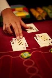 Jadwal pertandingan Honor of Kings dengan tim, waktu, dan odds yang ditampilkan